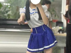 从校服衣袖看到葡萄，校服为何有葡萄渍？如何清洗校服上的葡萄渍？